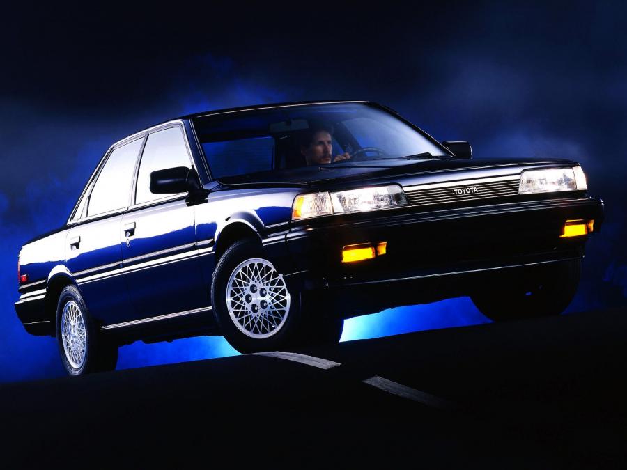  Toyota Camry Sedan LE 1986 года  (US) (фото 15 из 17)